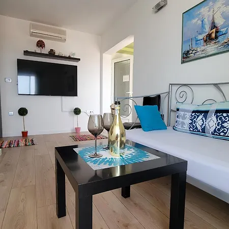Veronika 1 * Makarska