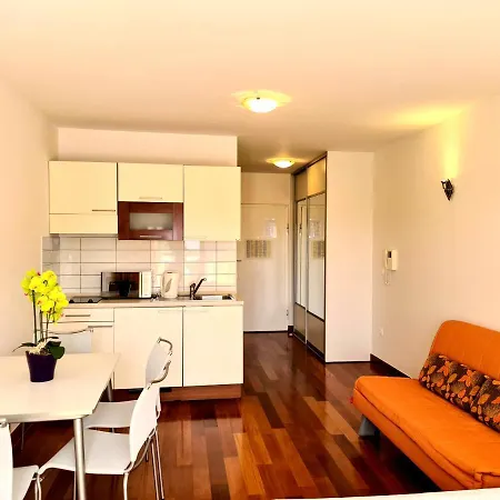 Veronika Apartamento Makarska